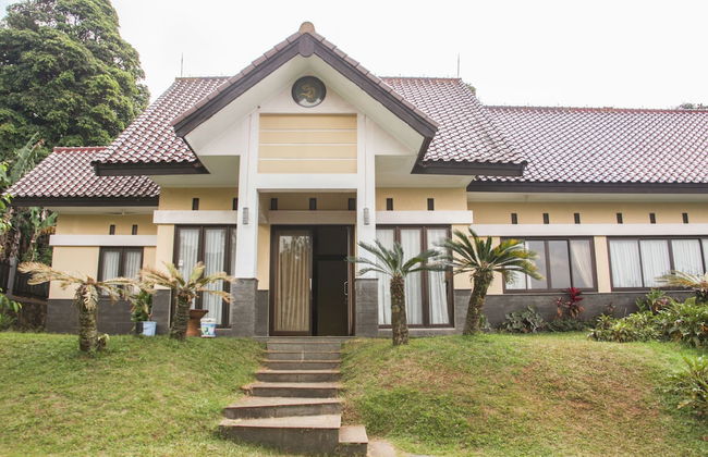 Aldeoz Ciater Cikole Villa Subang - Photo 1