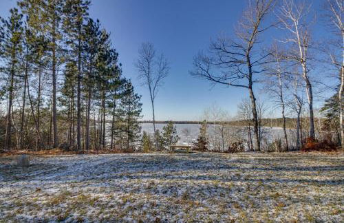 Hines Vacation Rental with Grill Walk to Lake! - Foto 3