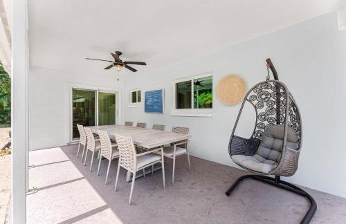 Stunning Tropical Heated Pool House Near The Beach - Foto 33