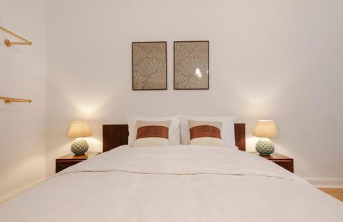 KuDAMM Charming Old Home,4-9 ppl,Family Friendly,Wifi,Savignyplatz - Photo 29