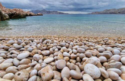 SWIM and CLIMB BAŠKA HOLIDAY HOUSE - island KRK - Foto 9