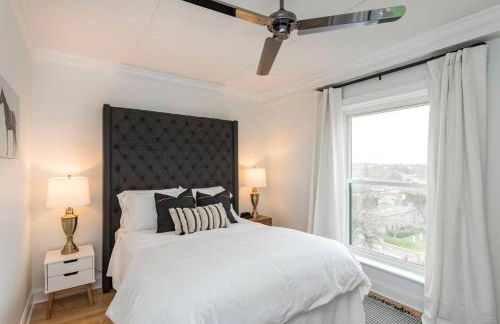 Two Condos on Music Row that Sleeps 14 with POOL and Parking - Foto 60