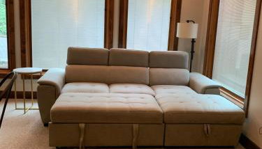 Walk to K-State, Sleeps 12, Pool Table, Hot Tub - Foto 5