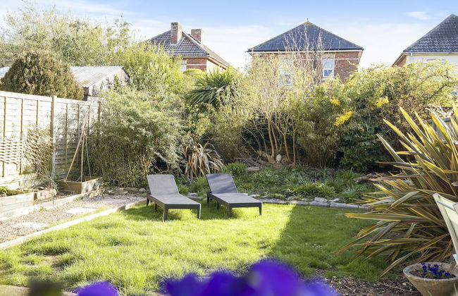 Family Friendly 3BR House w garden BBQ - Foto 26