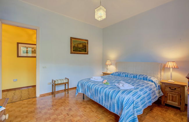 Connie s Apartment in Monvalle - Photo 49