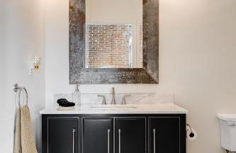 Top Floor Penthouse at the Historic Levy Building - Foto 11