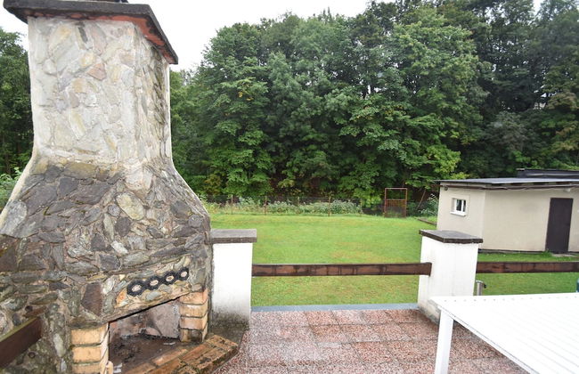 Serene Holiday Home in Mladé Buky with Private Pool and Trampoline - Foto 19