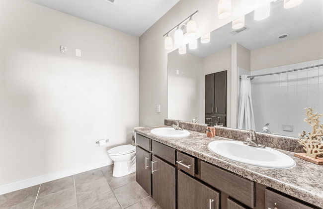 Airy Soco 2BR King Suite w Gympickleballlaundry - Foto 15