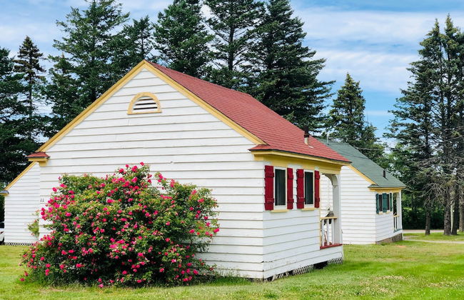 Green Gables Bungalow Court - Photo 12