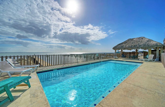 Group Getaway w/ Pool, Boat Dock 2 Homes Laguna Village Retreat by Avantstay - Foto 74