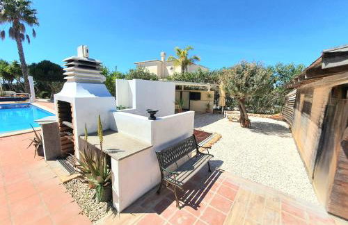 Oceanfront Villa - 8 rooms, 2 kitchens with pool, billiard table and Beach-Volleyball Court - Foto 15