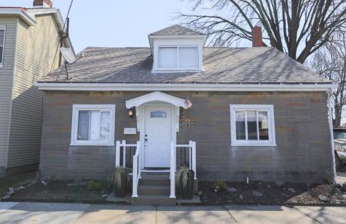 Updated & Comfy Bungalow with Parking Easy Access - Foto 4