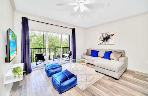 2BR Condo - Pool and Hot Tub - Near Disney - Foto 1