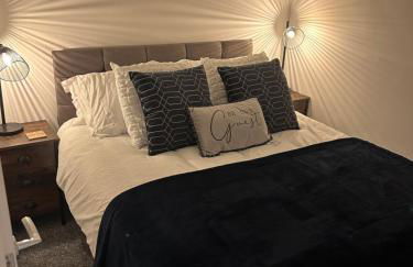 THE ARCHERS - Photo 2