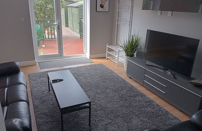 Beautiful and Secluded ,detached Garden Apartment - Foto 11