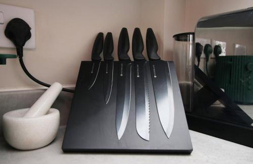 Elegant 2BR w/ Pool Table in Prime Location - Foto 21