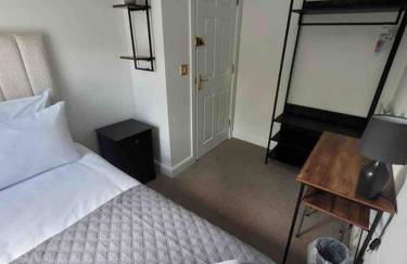 5 Bed Modern Cheltenham Town Centre Home - Photo 15