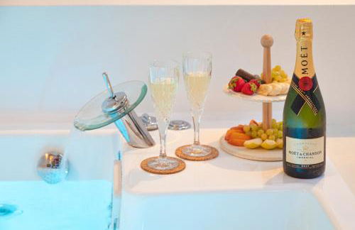 ETHOS Luxury Home - Seaview Villa with Hot-Tub! - Foto 32