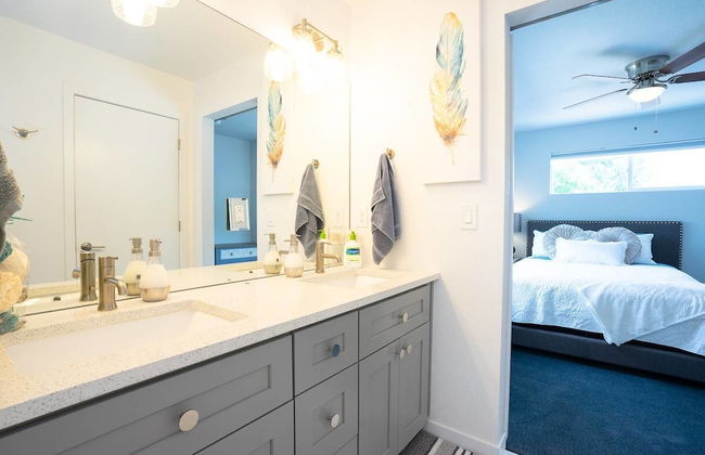 The Beautiful Berkley Homestead Walk to Tennyson - Photo 5