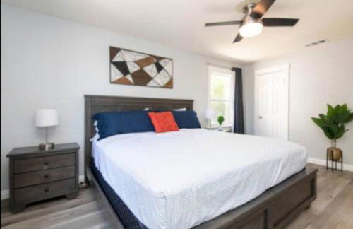 Charming 2BR Condo with Onsite Parking Included - Foto 8