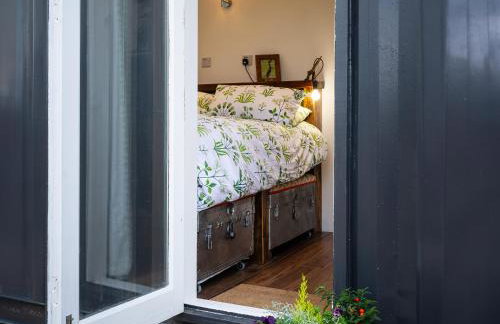 Sunrise Cabin - Photo 3