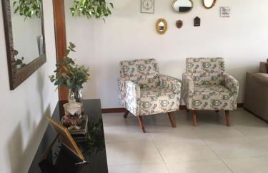 Casa até 6 pessoas, 4 colchoes, 1 cama queen, 2 banheiros - Foto 1