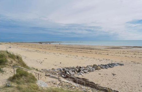 Gorgeous Home In Créances With Wifi - Foto 30