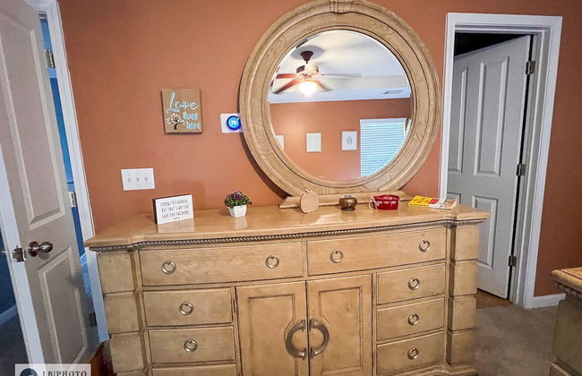 4 - Bed home, w/ Cali King Bed - 12 mins. to DTWN - Photo 18