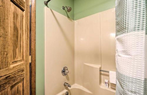 Bolton Landing Winter Escape Walk to Lake! - Foto 19