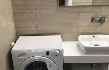 Regina Apartments - Photo 4