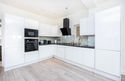 Modern 3 Bedroom Apartment with Ensuite - Foto 25