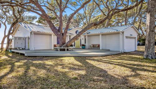 Three dog-friendly, waterfront cottages with full kitchens & private beach - Foto 5