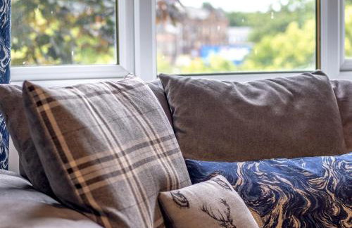 Renfrew Town Centre Easy Link to Glasgow City - Pass the Keys - Foto 12