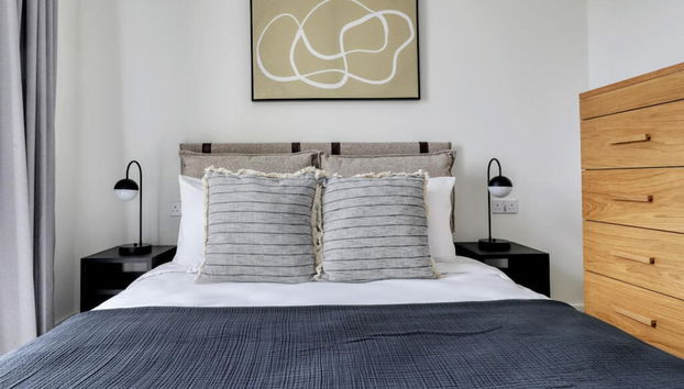 Remarkable 2bed Apartment in London - Photo 4, Room