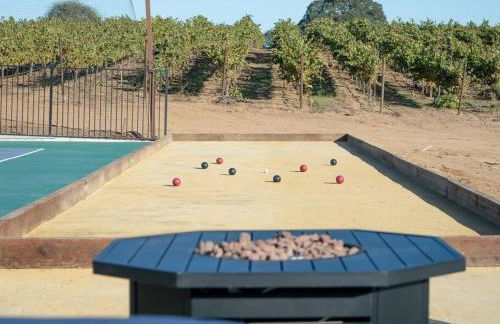 Luxury 4 Acre Estate - Pickleball, Pool, Hot Tub! - Foto 5