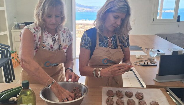 Experiencia en clase de cocina Mykonos para viajeros de cruceros - Foto 4