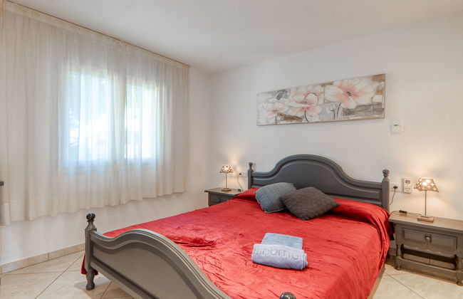 4 bedroom House in Castelló d'Empúries with private pool and garden - Photo 26