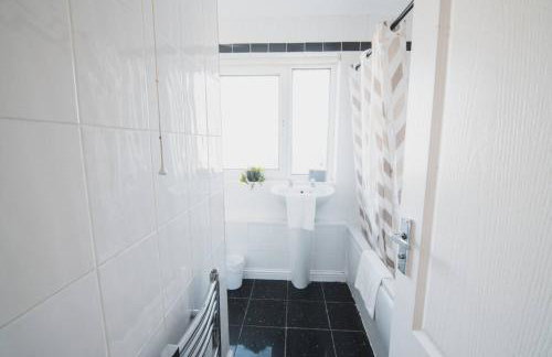 Modern 3BR Flat with Parking - Foto 16