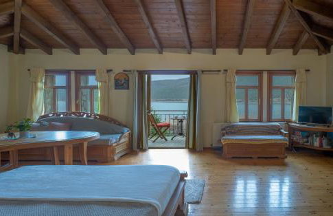 Prespes Lake View Family Apartment - Photo 3