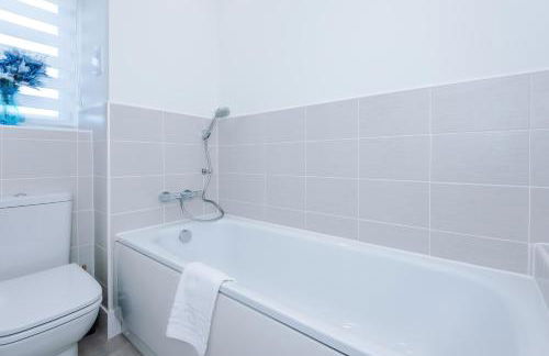 Hasting's House by YourStays - 3 Bedroom House in Stoke-on-Trent - Foto 56