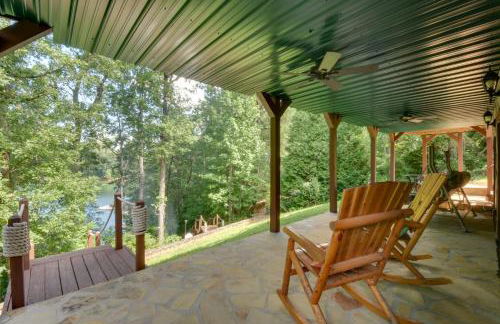 Lakefront Six Mile Vacation Rental with Dock - Foto 29