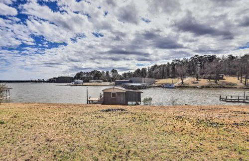 Lake Sinclair Cottage with Deck and Boat Dock! - Foto 22