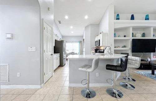 Beach Theme Vacation Pool Spa Home Mins to Disney - Foto 30