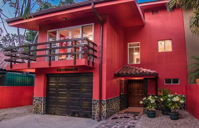 Big private home with pool in Surfside - a short walk from the beach - Photo 33