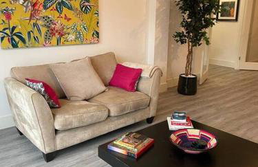 Stunning and Spacious 2bed flat in central Woking - Foto 35