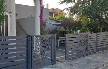 Soula's Sunshine Blue Apartment - Photo 32