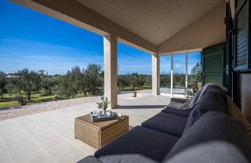 Villa Oliveto with pool - Photo 17