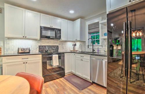 Crystal River Cabin with Scenic View and Fire Pit - Foto 7