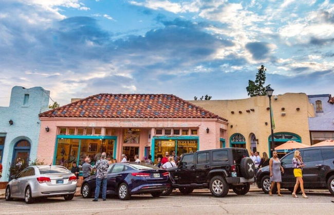 Renovated 2BR Near Paseo With Wifi Smart TV 31B - Photo 37