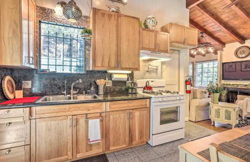 1 Mi to Lake Gregory Boho Crestline Cabin - Foto 5